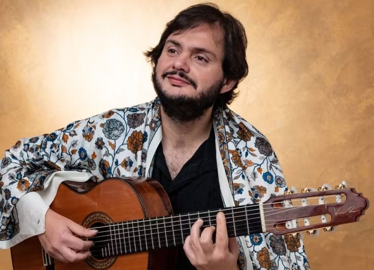 YAMANDU COSTA
Div 12 JUNY 21h 2026
Es Claustre Maó